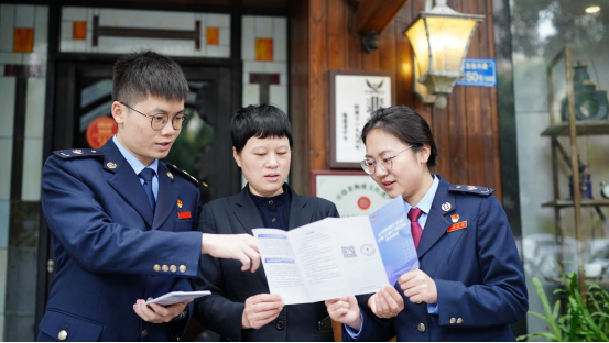 石龙税务：税惠暖企添助力 靠前服务“春节经济”