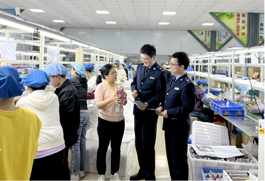 人民网：财经观察：政策暖意增强中国市场“磁吸力”