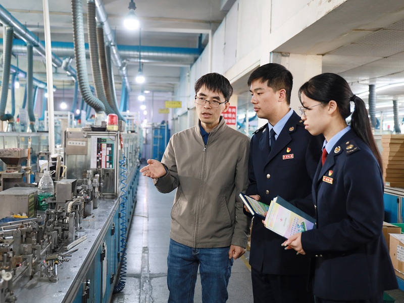 国家税务总局佛山市禅城区税务局干部走访高新技术企业开展合规辅导