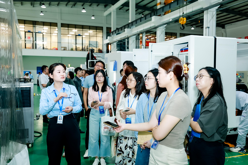 人民网：税惠赋能 广东产业凝聚向“新”力