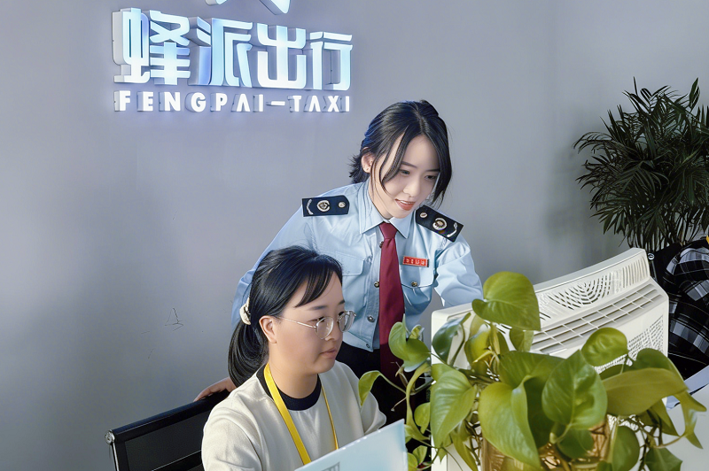 梅江：赋能新经济业态！梅州市税务部门联合市委社会工作部开展楼宇经济税收宣传活动