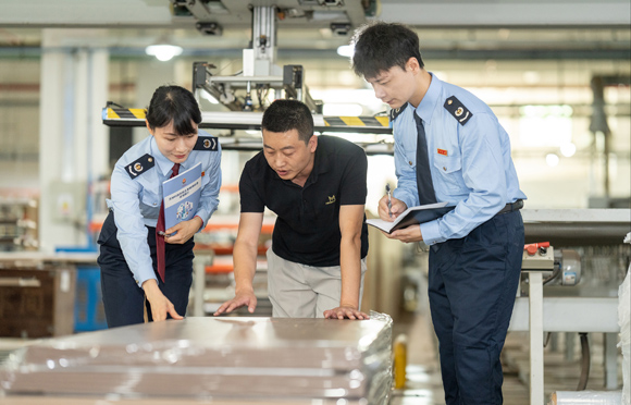 走访家具制造企业